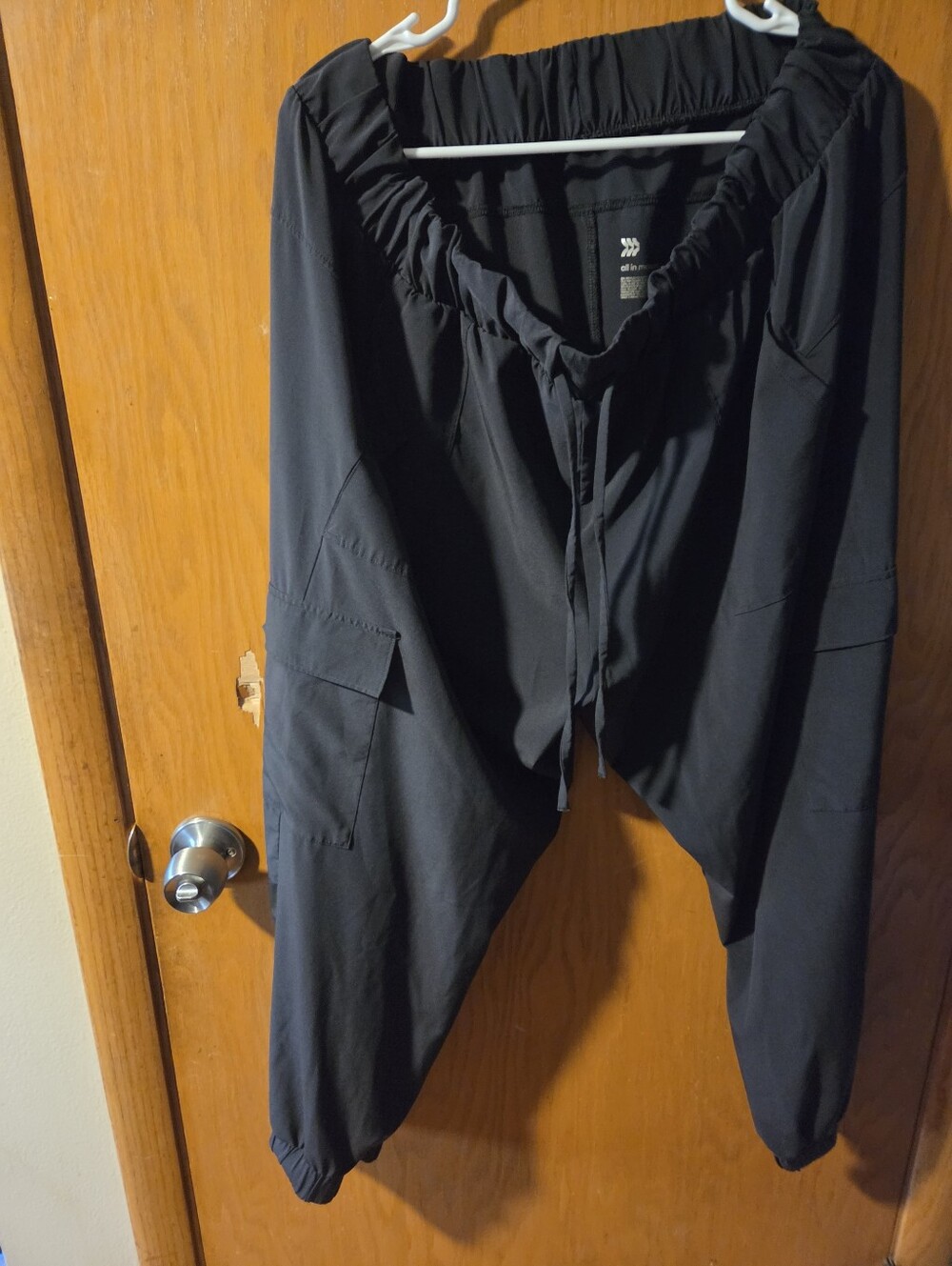 Womens Black Relaxed Cargo Jogger Pants